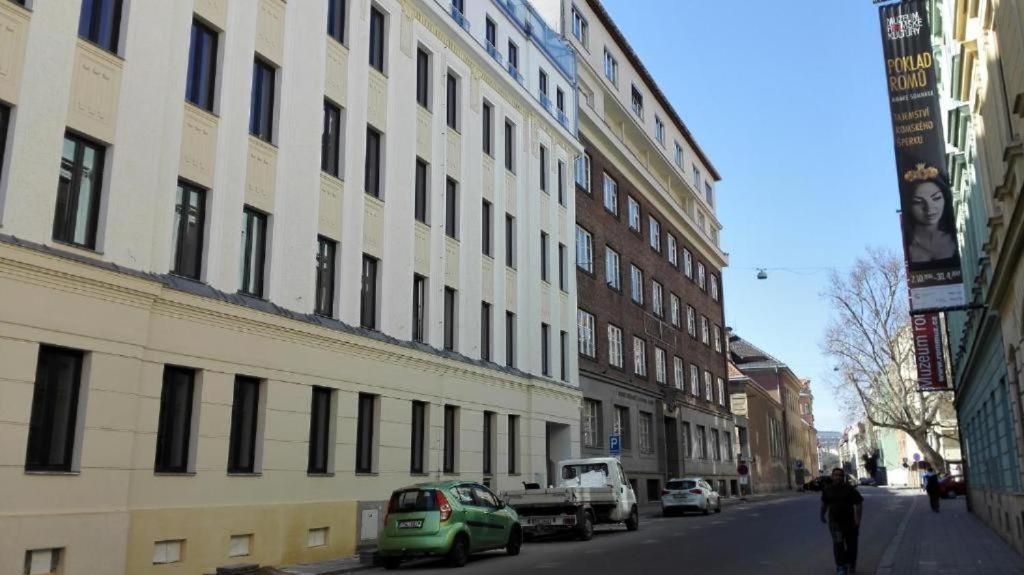 Apartmans In The Center With Privat Parking Apartamento Brno Exterior foto